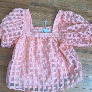She + Sky size Small Peach Colored Short Sleeve Shirt